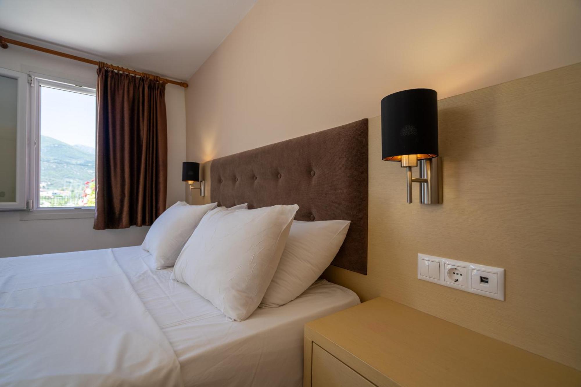 Vliho Bay Boutique Hotel Yénion Стая снимка