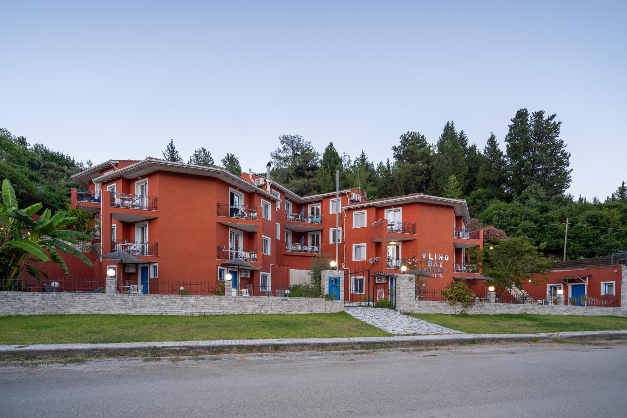 Vliho Bay Boutique Hotel Yénion Екстериор снимка