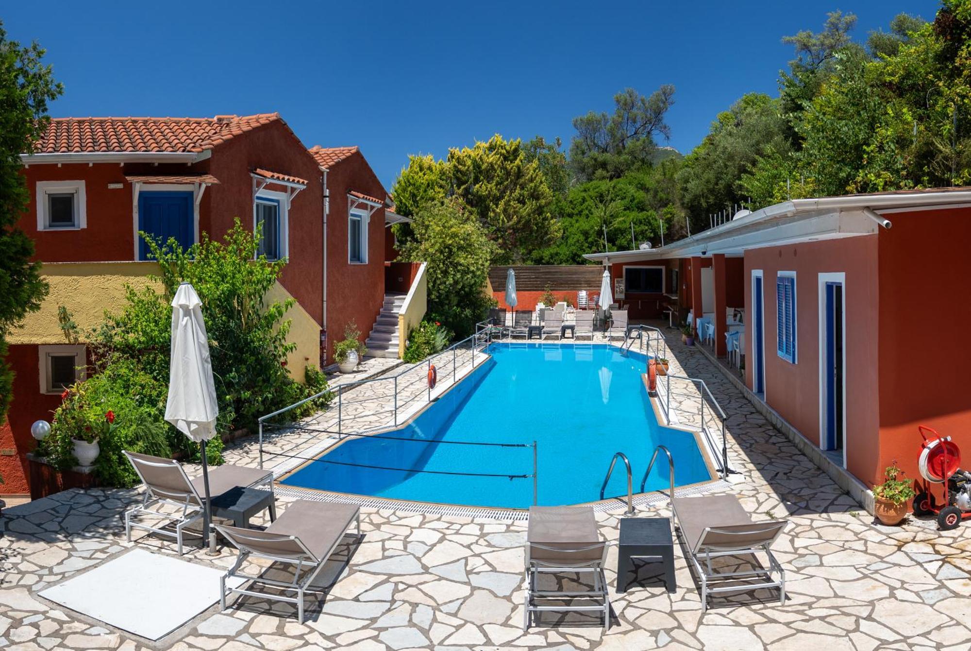 Vliho Bay Boutique Hotel Yénion Екстериор снимка