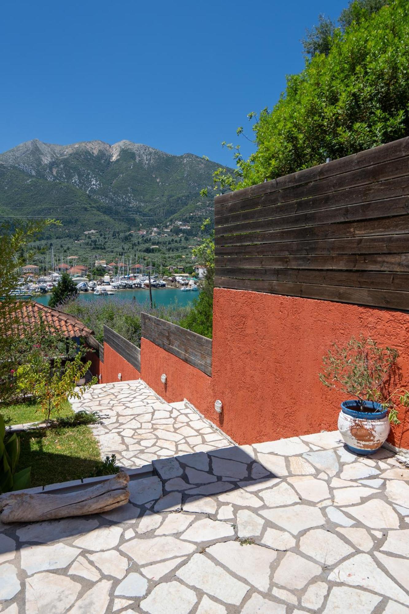 Vliho Bay Boutique Hotel Yénion Екстериор снимка