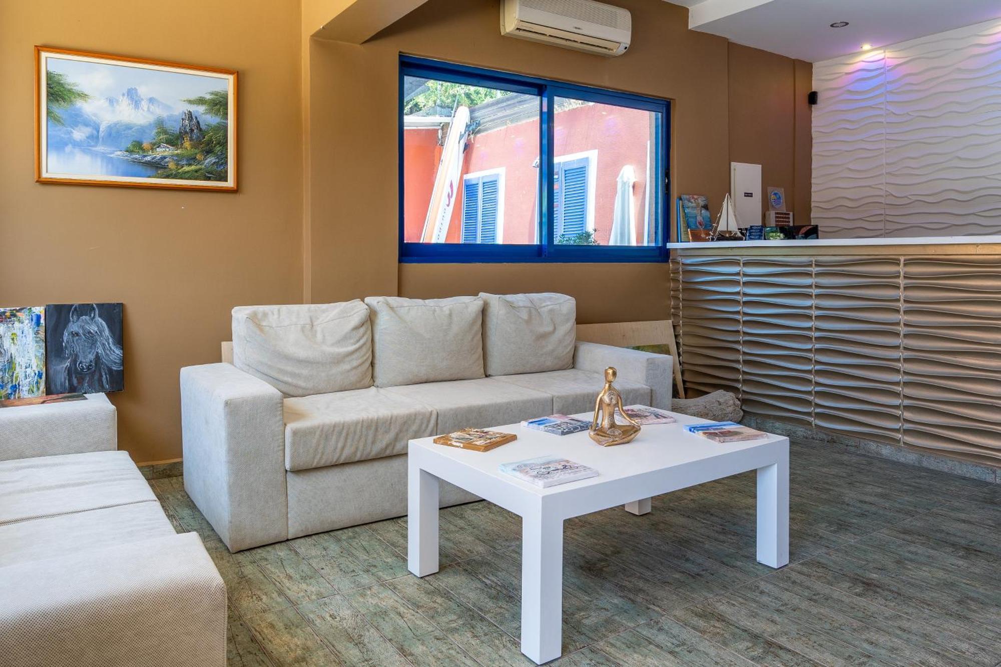 Vliho Bay Boutique Hotel Yénion Екстериор снимка