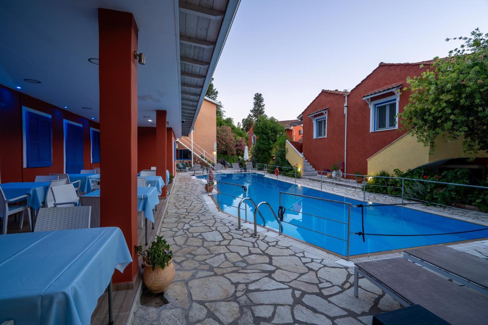 Vliho Bay Boutique Hotel Yénion Екстериор снимка