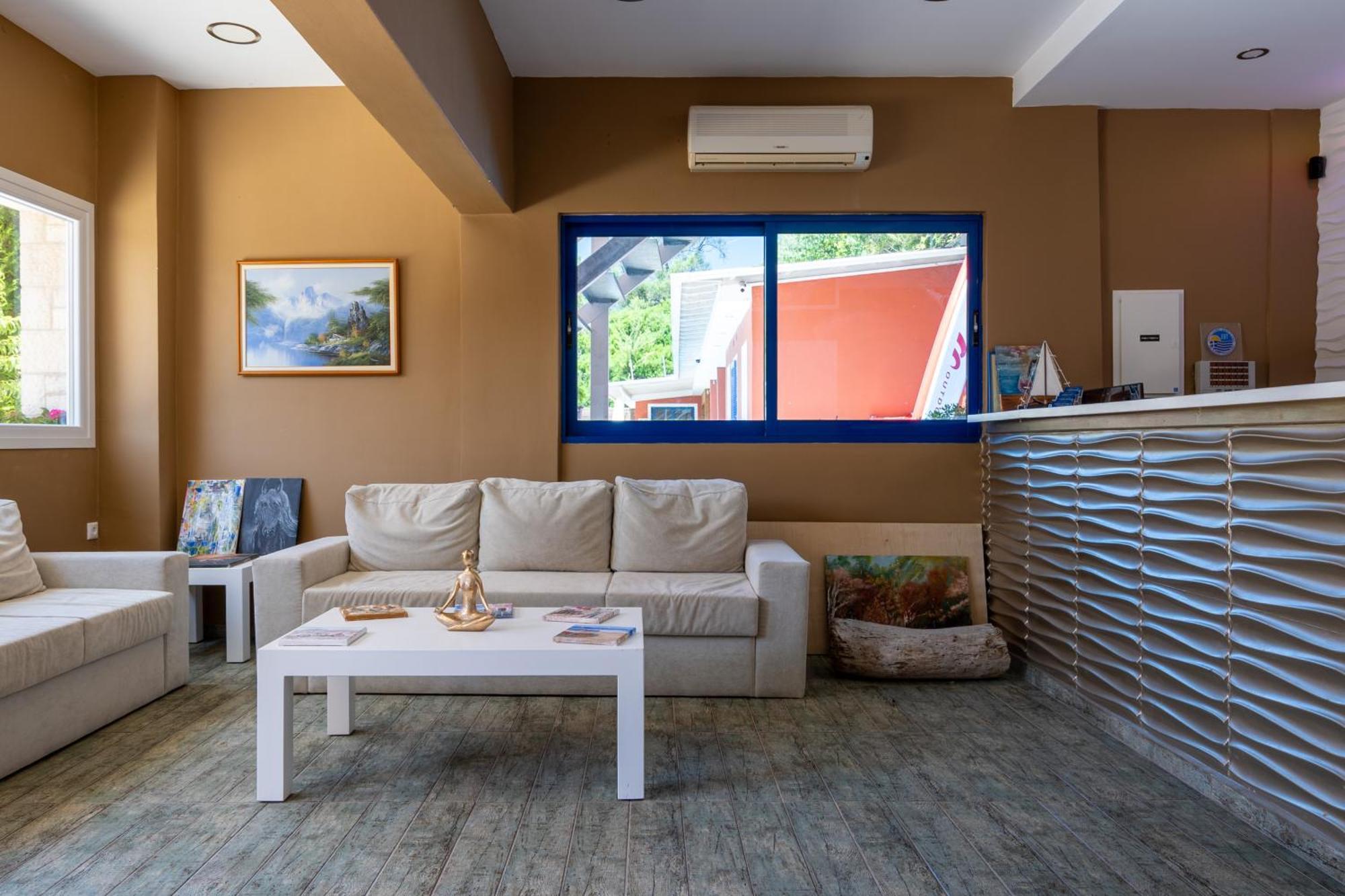 Vliho Bay Boutique Hotel Yénion Екстериор снимка