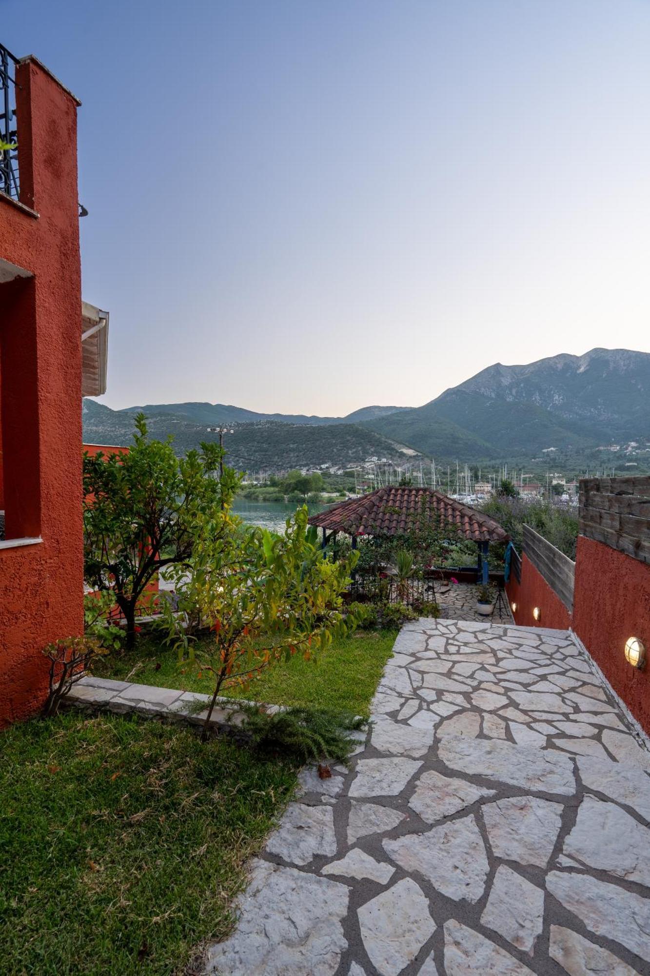 Vliho Bay Boutique Hotel Yénion Екстериор снимка