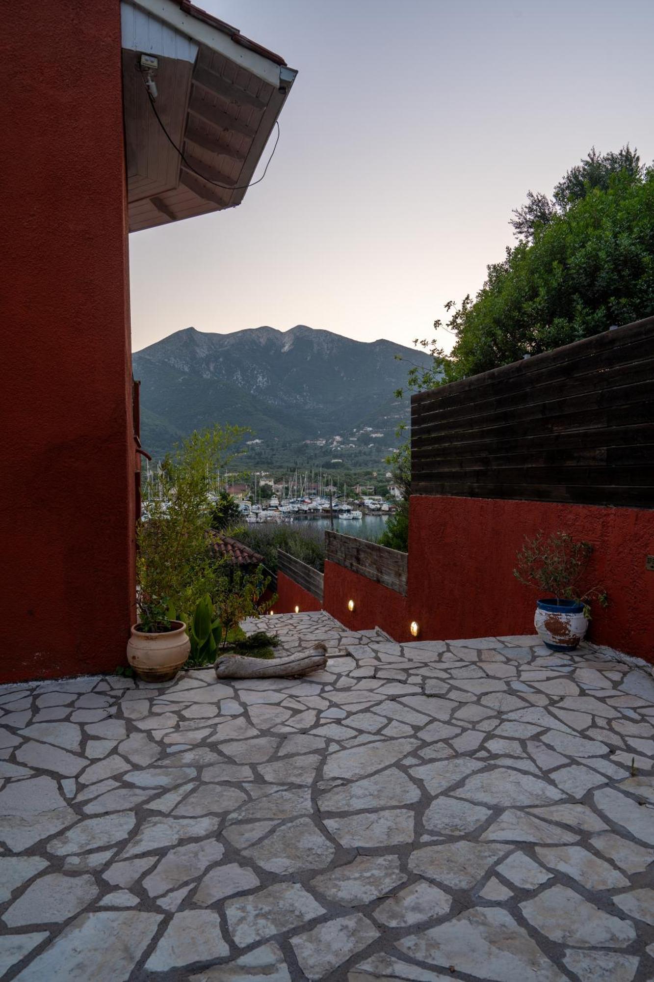 Vliho Bay Boutique Hotel Yénion Екстериор снимка
