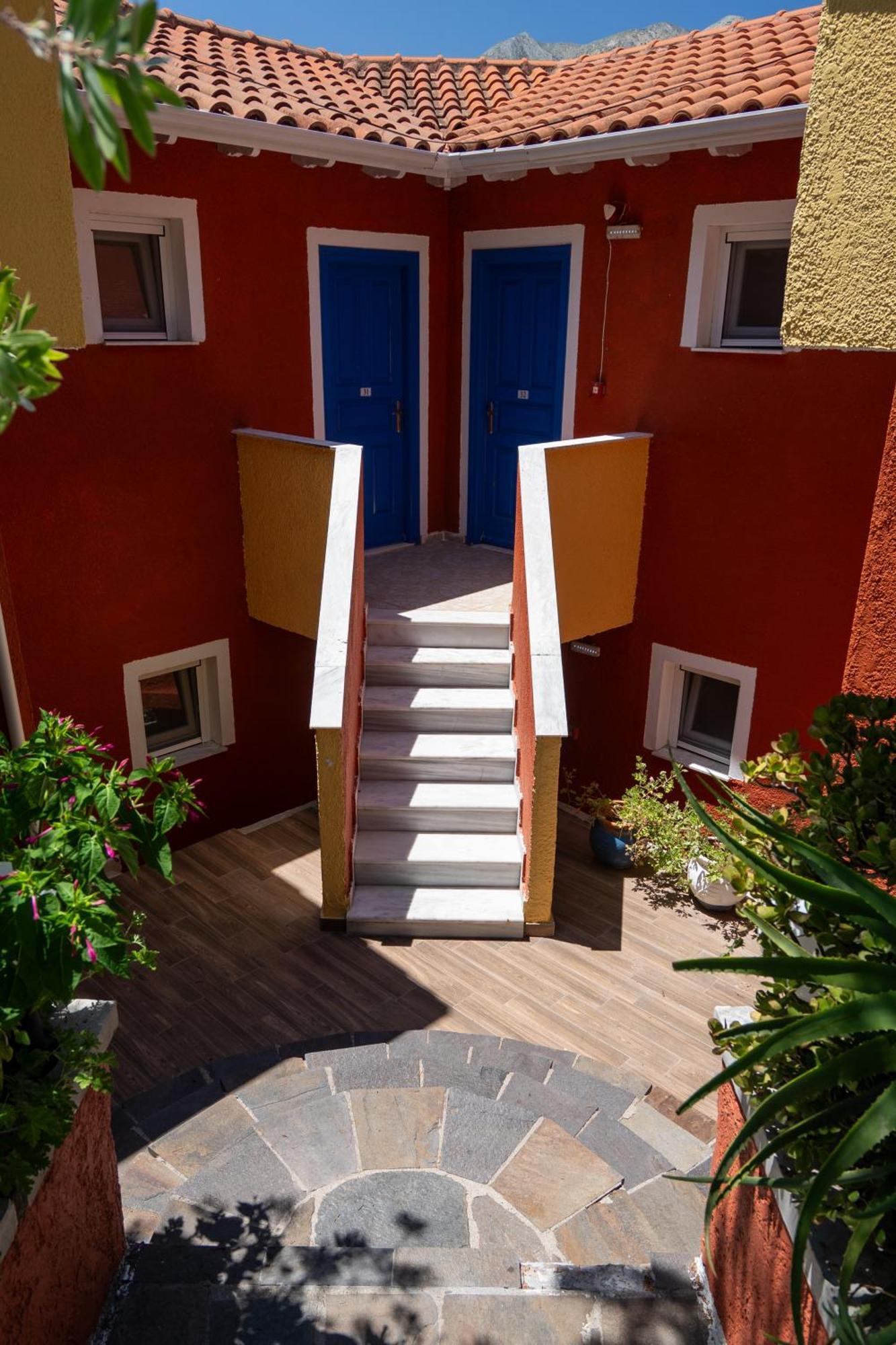 Vliho Bay Boutique Hotel Yénion Екстериор снимка