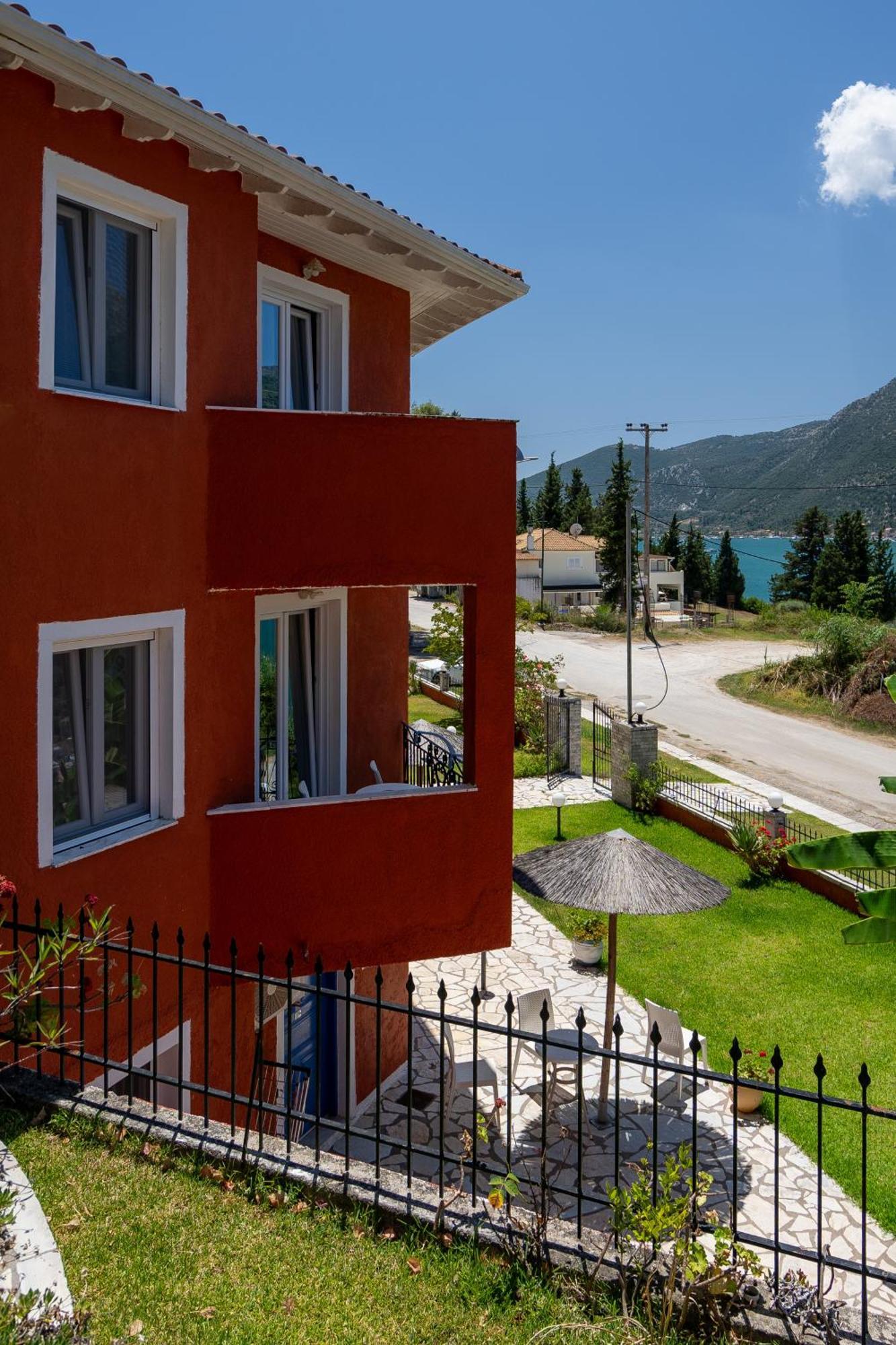Vliho Bay Boutique Hotel Yénion Екстериор снимка