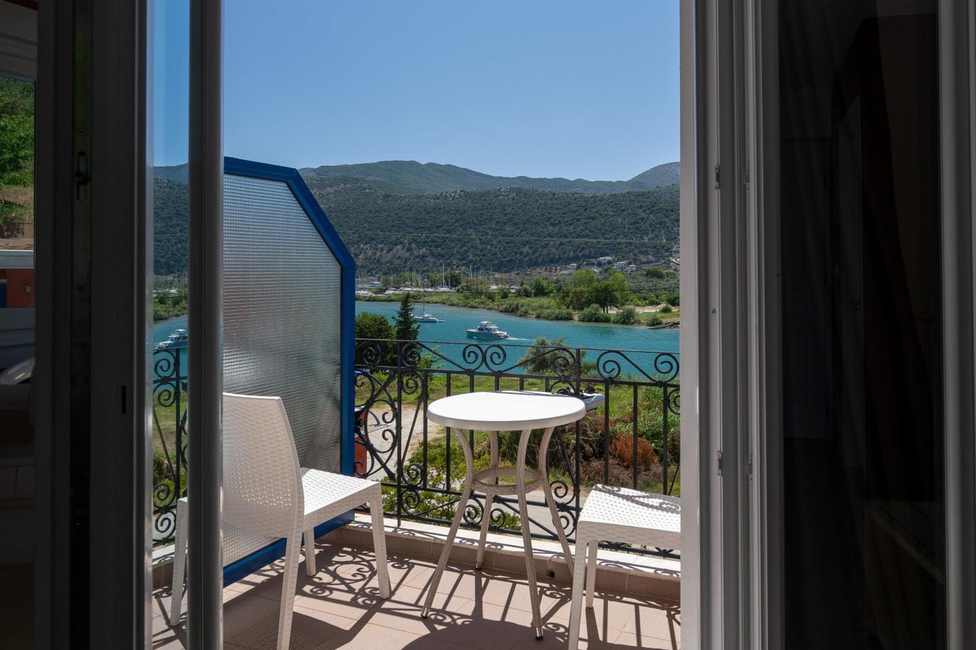Vliho Bay Boutique Hotel Yénion Стая снимка