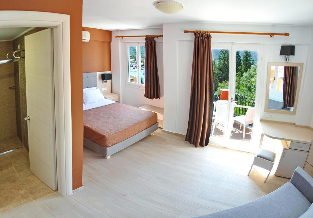 Vliho Bay Boutique Hotel Yénion Екстериор снимка